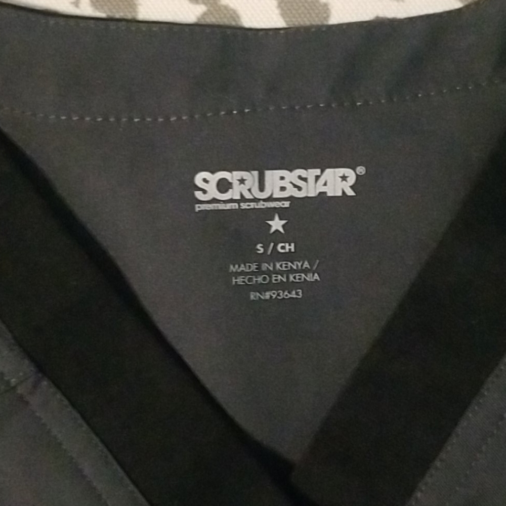 Scrub Top - Picture 2 of 3
